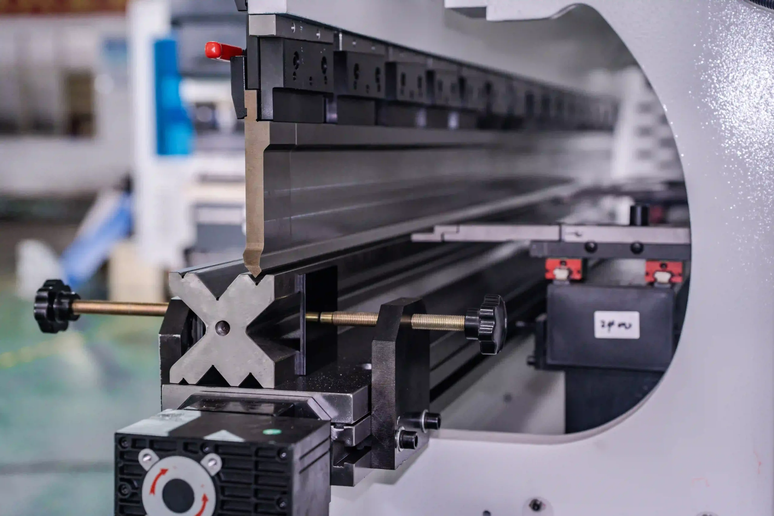 machnist mutiple v die