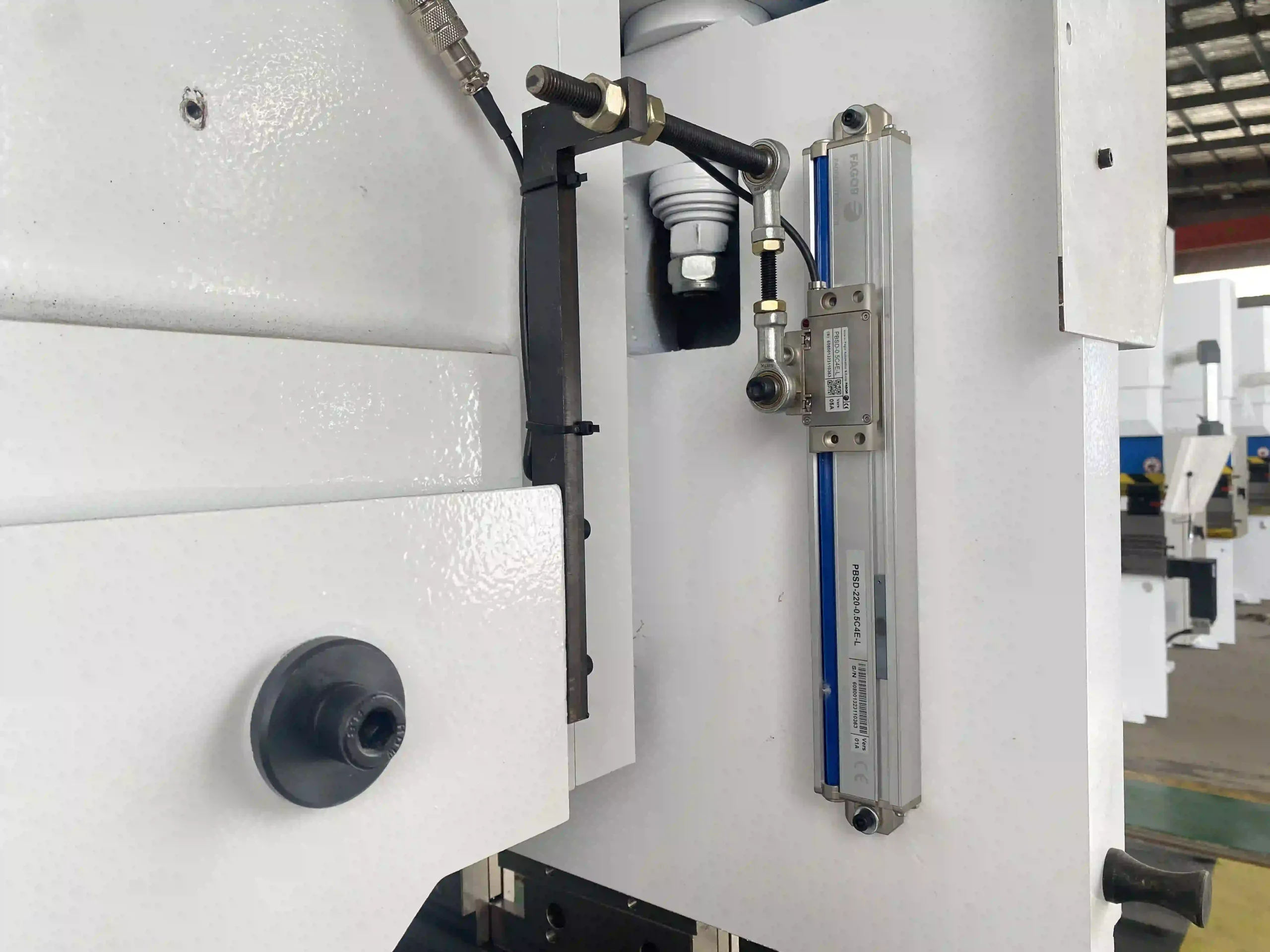 linear guide of machnist press brake