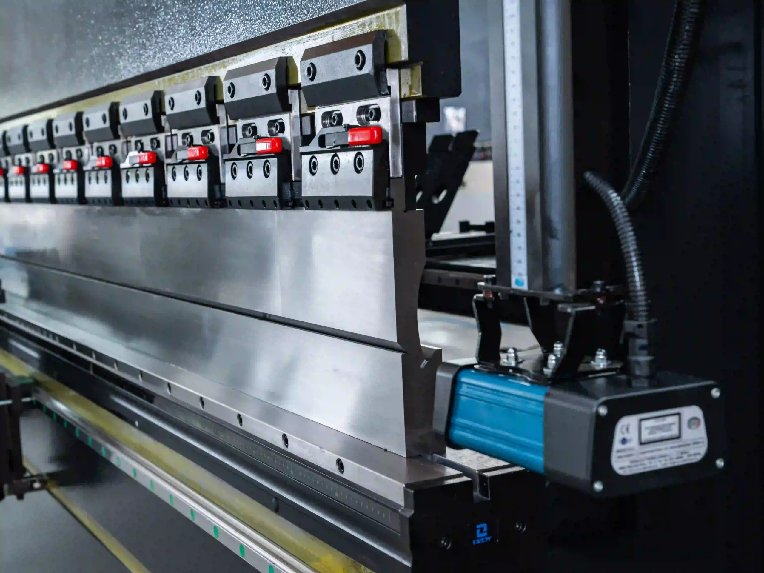 machnist cnc press brake crowning table