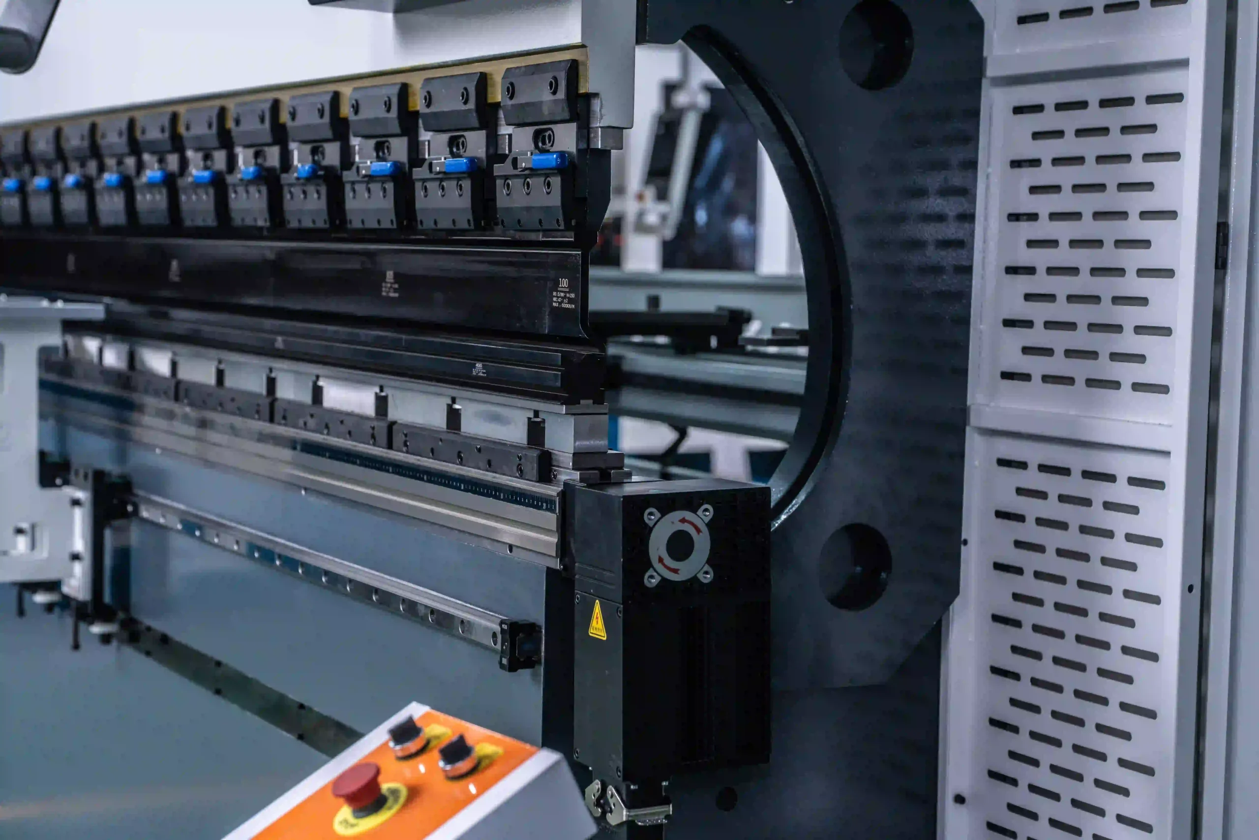 machnist nc press brake crowning table