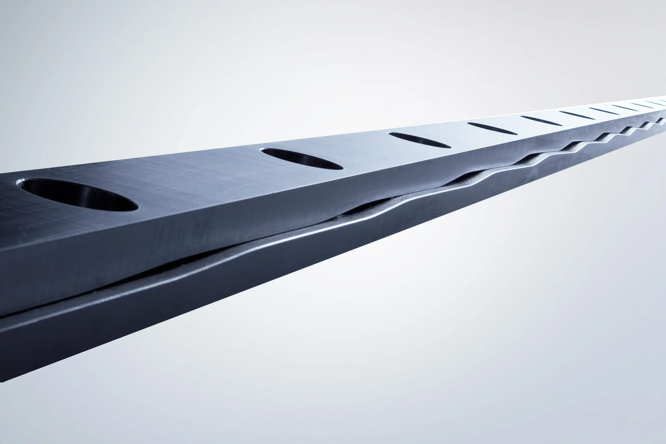 Wave-style integrated crowning table for cnc press brake machine